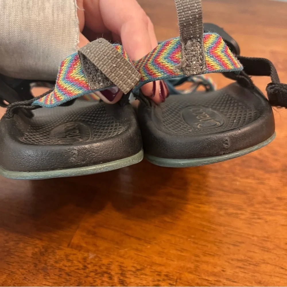 Kids Chacos blue rainbow Colorful Strappy Sandals size 3